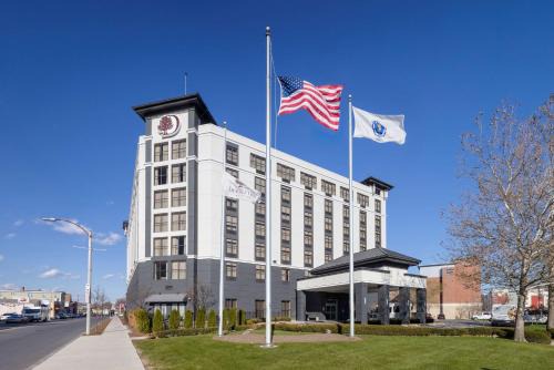 Chelsea Hotel | DoubleTree by Hilton Boston Logan Airport Chelsea