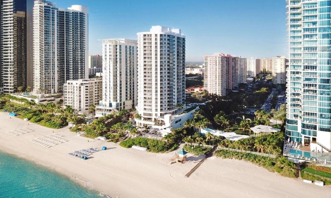 Sunny Isles Beach Resort | DoubleTree by Hilton Ocean Point Resort - North Miami Beach