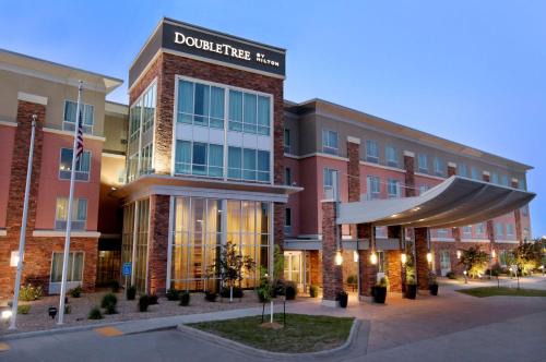 West Fargo Hotel | DoubleTree by Hilton West Fargo Sanford Medical Center Area