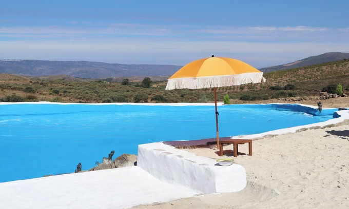 Torre de Moncorvo Cottage | Douro Valley 4 Bedroom Country House with stunning pool