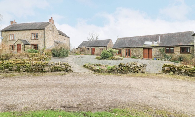 Grindon Cottage | DOVE COTTAGE, pet friendly, with open fire in Waterhouses