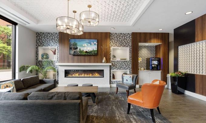 Downtown Minneapolis Apartment | Downtown 2bd Sky Lounge Pool Gym 1811