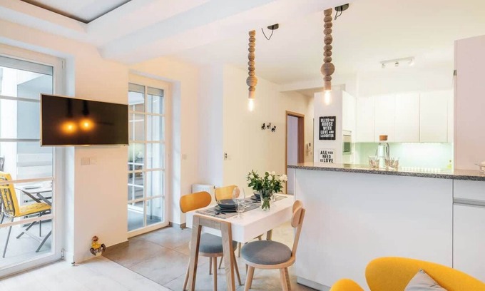 Stare Podgorze Apartment | Downtown Apartment with Terrace