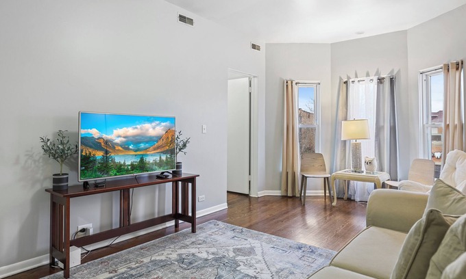 Brookfield Apartment | Downtown Brookfield Haven