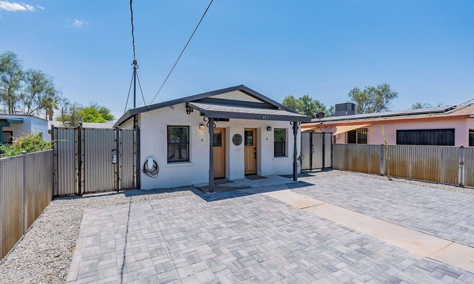 Barrio Viejo House | Downtown Bungalow - A - EV Charger