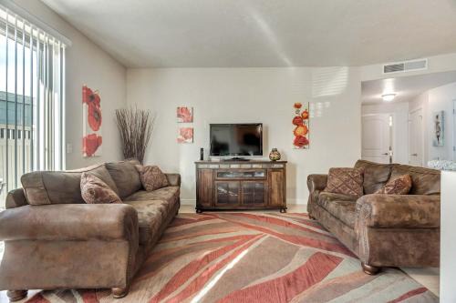 Rio Grande House | Downtown Condo Near Convention Center (Disability Access)