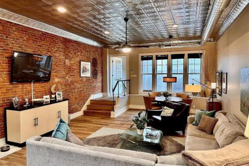 Muncie Apartment | Downtown Delight