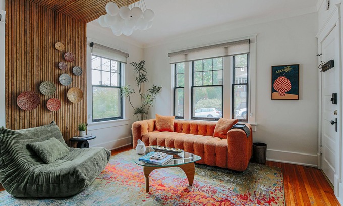 Staunton Apartment | Downtown Funk: NEW Luxury Unit + Walk Downtown
