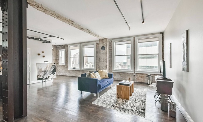 Downtown Houston Condo | Downtown Loft with Amazing Views!