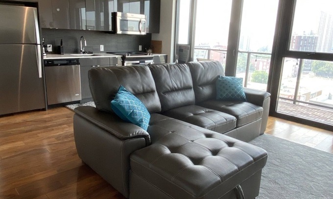 Downtown Winnipeg Apartment | Downtown luxury 1 bedroom sleeps 3 wifi and laundry