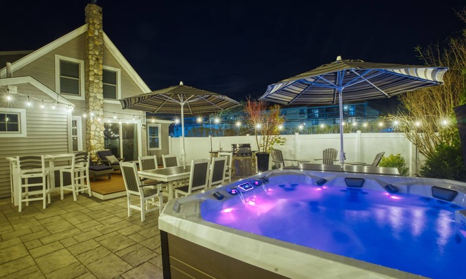 Plymouth House | Downtown Luxury Villa on the Plymouth Waterfront