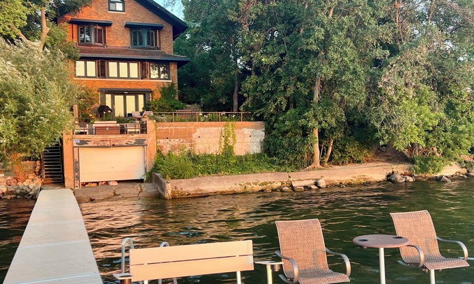 Madison House | Downtown Madison Lake Mendota Historic Mansion: great location!