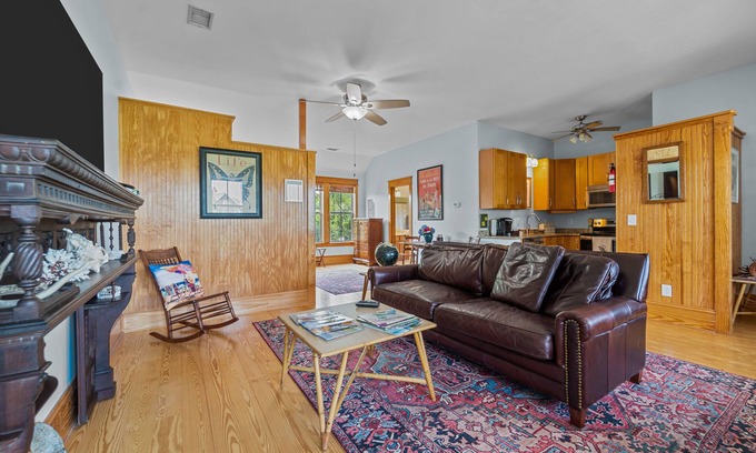 Historic Downtown Manteo Apartment | Downtown Manteo Studio - 12 minutes to OBX beaches!