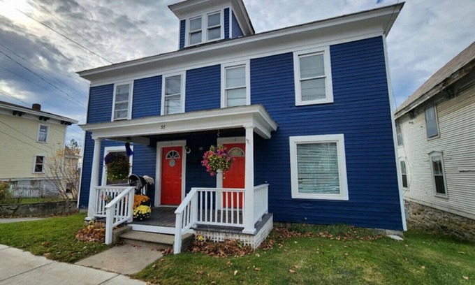 Middlebury Apartment | Downtown Middlebury 3 BR Home - Walk Everywhere!