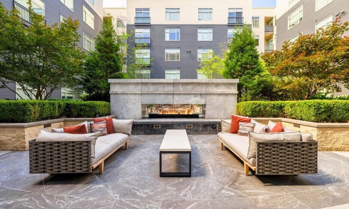 Logan Square Condo | Downtown Philly, Luxury Condo
