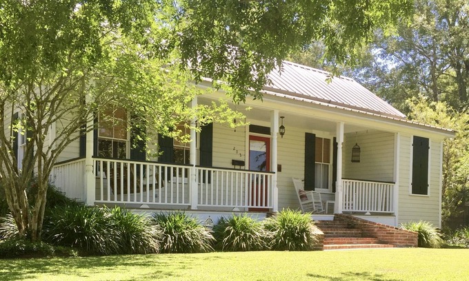 Ponchatoula House | Downtown Ponchatoula Historic Home away from Home
