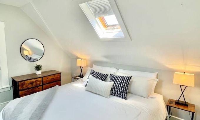 Portsmouth Apartment | Downtown Portsmouth 2 Bedroom 2 King Beds