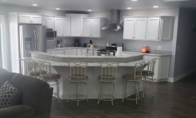 Tell City Apartment | Downtown Tell City Upstairs Rental 2 Bed 2 Bath Wifi 30 minutes to Holiday World