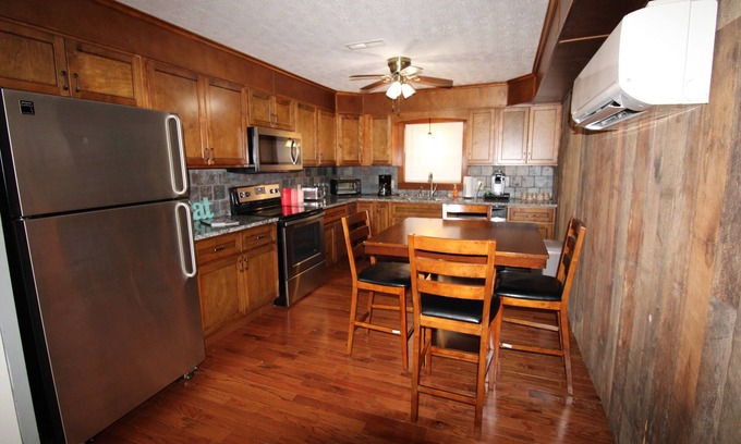 Brownsville Apartment | DowntownBrowntown