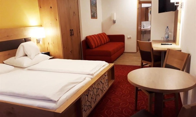 Fusch an der Grossglocknerstrasse Apartment | DR Main building/1 extra bed/HB - Ponyhof, Feriendorf-Hotel-Pension