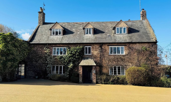 Bilbrook Cottage | DRAGON HOUSE, pet friendly, character holiday cottage in Roadwater