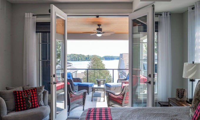 Minett House | Dragonfly Cottage (#31)