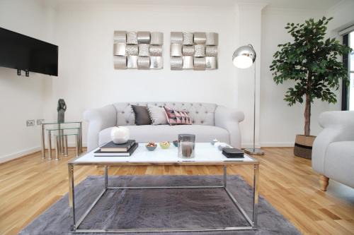 Cardiff City Centre Apartment | Dray Court - Hyper Central 2 Bedroom Apartment