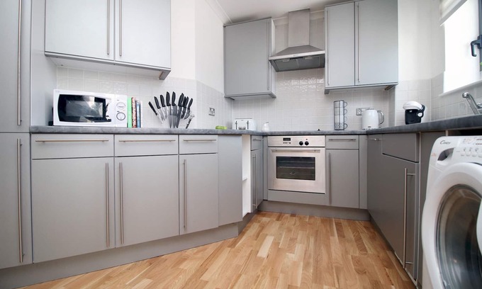 Castle Quarter Apartment | Dray Court - Luxury 2 Bedroom Apartment