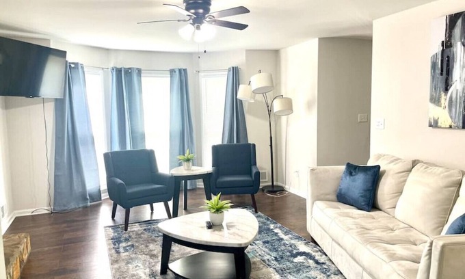 Snellville House | Dream Getaway Home in Snellville, Huge Yard, Deck and Smart TVs in Every Room!