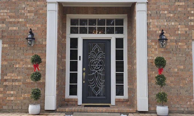 El Lago House | Dream Home in a cozy small town, surrounded by big city amenities!