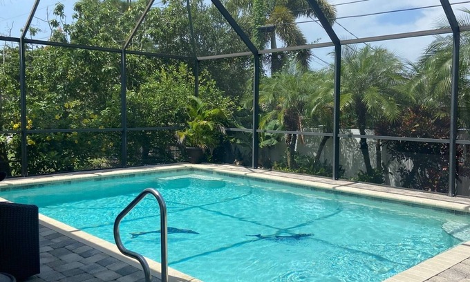 Naples Park House | Dream Rental Near the Beach! Fully Renovated!