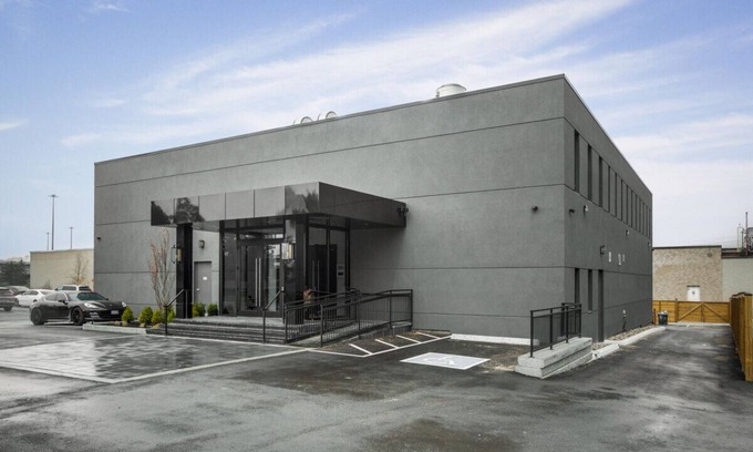 Northeast Mississauga House | Dream Suites Boutique Hotel - Private Room in Mississauga