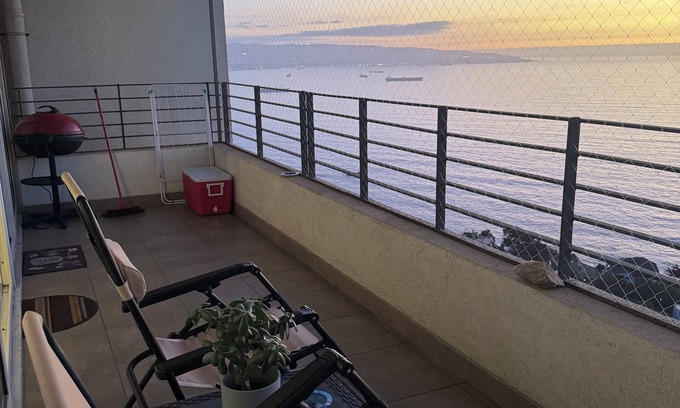 Renaca Apartment | Dream view in Viña, apartment in gorgeous area with WiFi, gym, pool and more.