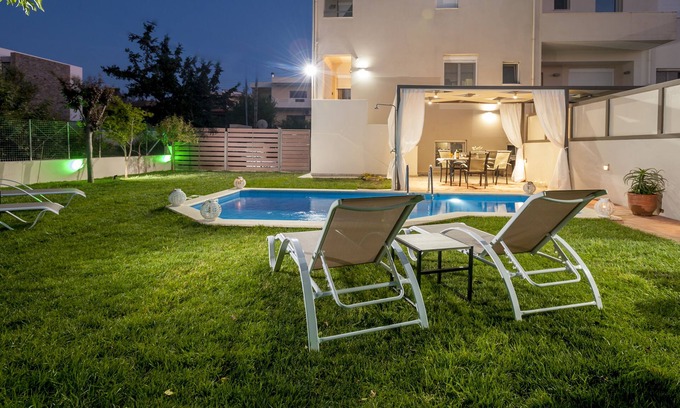 Kambanion Villa | Dream villa luxury with private heated pool and BBQ