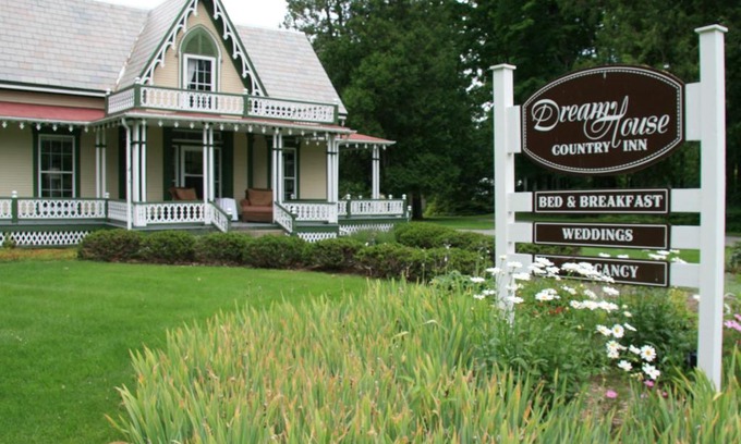 Bristol Bed & Breakfast | DreamHouse Country Inn