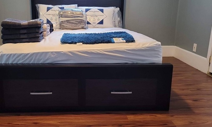 Fall River Apartment | Dreamy 4/ free WiFi and parking minutes away from everything
