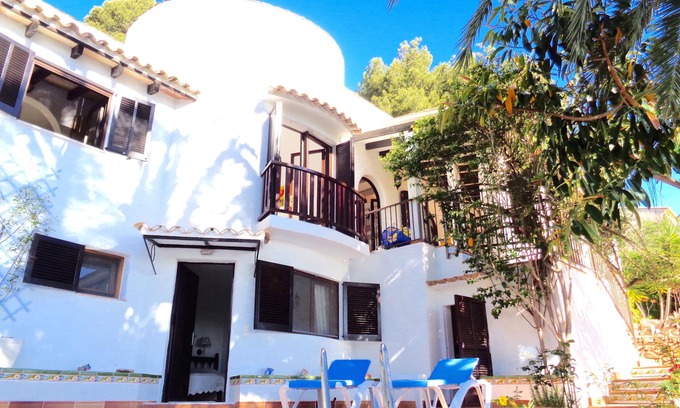 Capdepera Ski Chalet | Dreamy chalet under palm trees, sea view, private pool, near bay