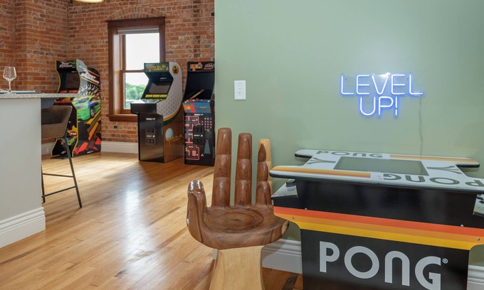 Kalamazoo Apartment | Dreamy Downtown Luxury Loft/13-Ft Ceilings/Walkable