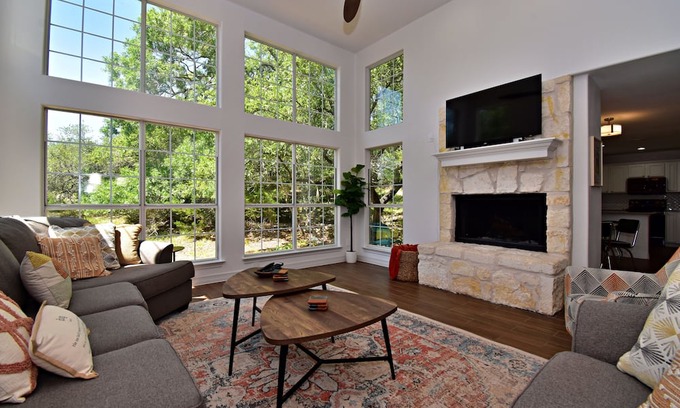 Dripping Springs House | Dreamy Dripping Springs | Near Parks, Hiking & More!
