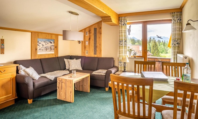 Groissenbach Apartment | Drei-Raum-Wohnung (1) 60qm, Dusche/WC, Extra-Schlafzimmer, Küche, Balkon