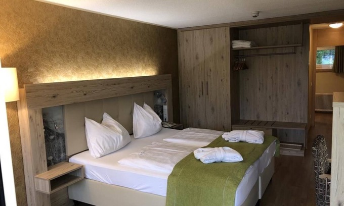 Turracher Hohe House | Dreibettzimmer Bergseite - Panorama Hotel Turracher Höhe
