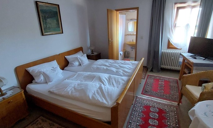 Laudenbach Cottage | Dreibettzimmer Nr. 26 - Goldner Engel, Restaurant - Hotel - Metzgerei