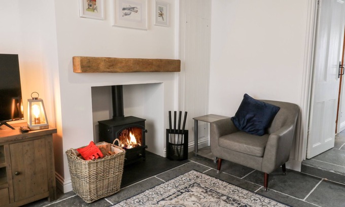 Hinderwell Cottage | DRIFTWOOD COTTAGE, pet friendly, with open fire in Hinderwell