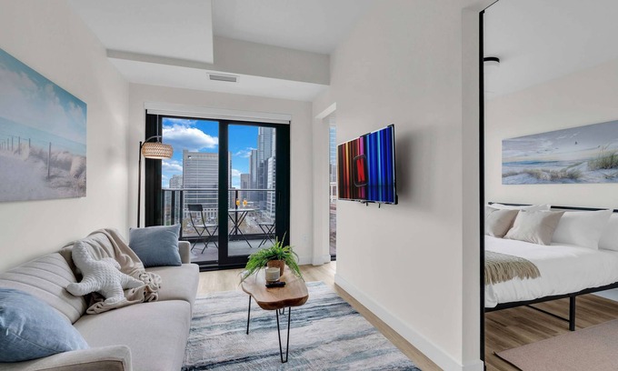 Eau Claire Apartment | Driftwood Heights DT | Gym | City Views
