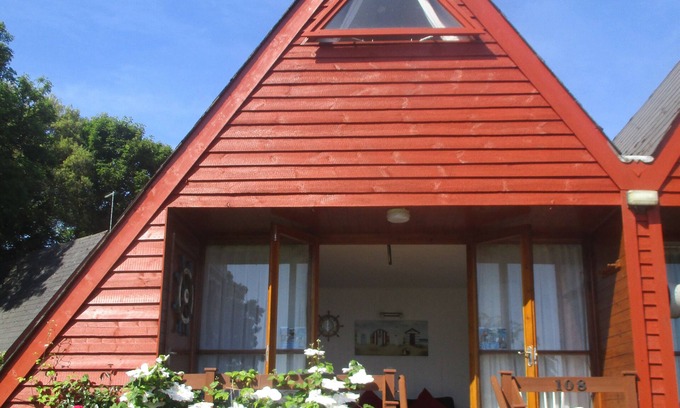 Martin Ski Chalet | DRIFTWOOD LODGE - KINGSDOWN HOLIDAY PARK