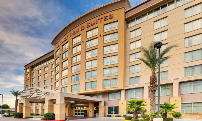 Chandler Hotel | Drury Inn & Suites Phoenix Chandler Fashion Center