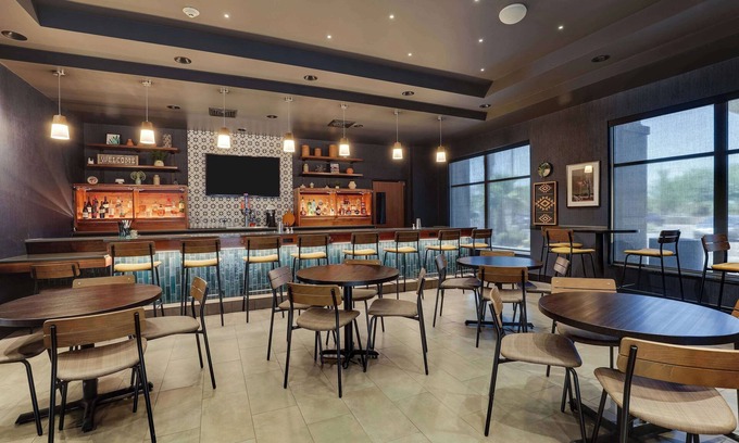 Chandler Hotel | Drury Inn & Suites Phoenix Chandler Fashion Center