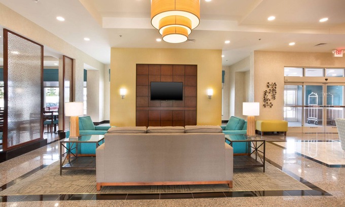 Brentwood Hotel | Drury Inn & Suites St. Louis Brentwood