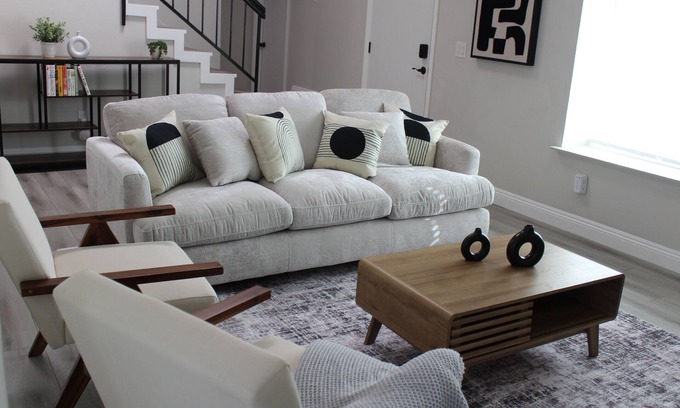 Moreno Valley House | Dual Master Rooms - Perfect for Groups & Privacy - Family-friendly - Fire Pit