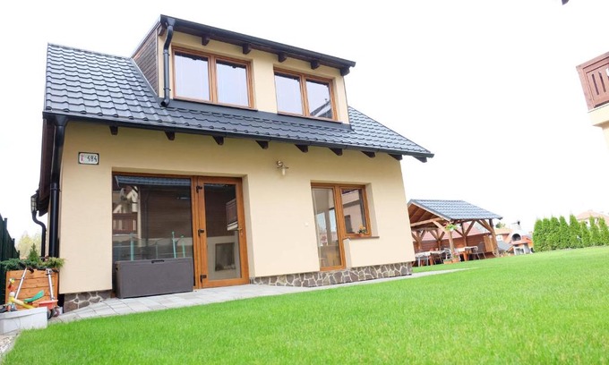 Demanova House | DUBO Holiday home